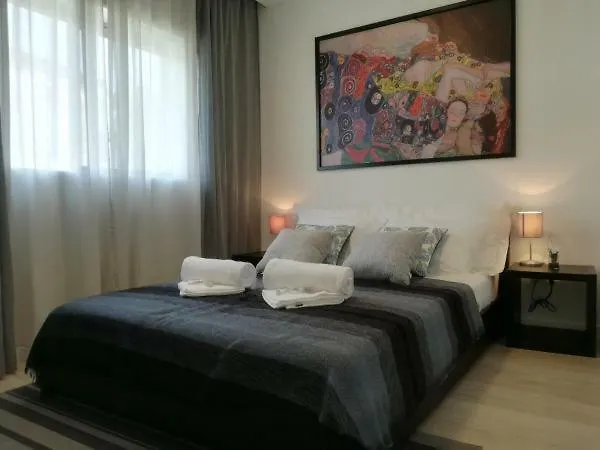 Апартаменты Iris Помбал